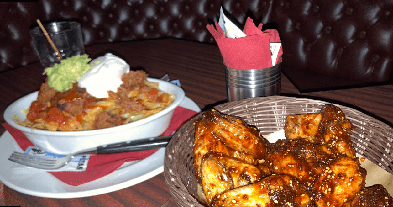 Chicken Wings & Nachos